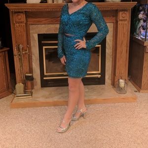 Short formal dress! Great for homecoming!